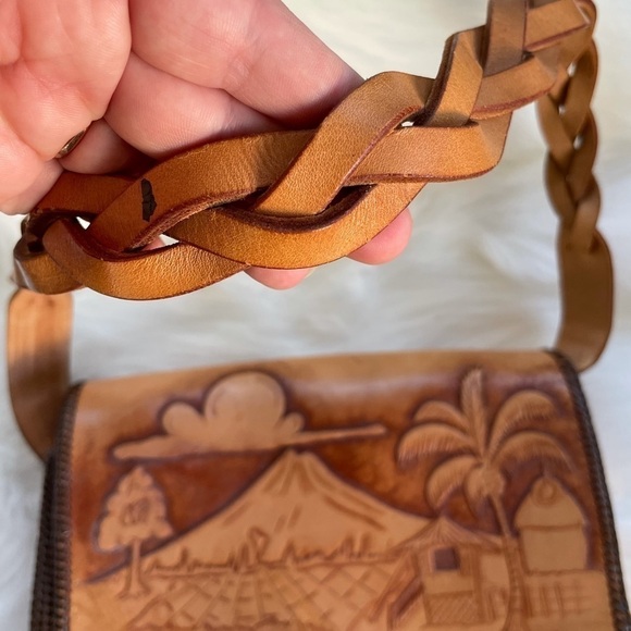 "Heirloom Saddle" Vintage Tooled Leather Shoulder Bag- Western Boho Artisan - Picture 7 of 16